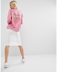 Женский розовый бомбер с вышивкой от Daisy Street