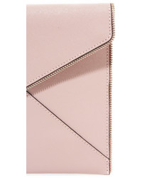 Розовый кожаный клатч от Rebecca Minkoff