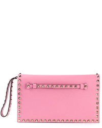 Розовый кожаный клатч от Valentino Garavani