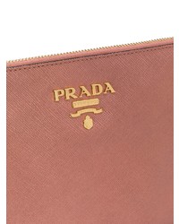 Розовый кожаный клатч от Prada