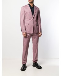 Розовый костюм от Prada