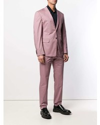 Розовый костюм от Prada