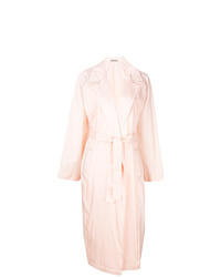 Розовый плащ с украшением