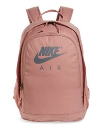 Розовый рюкзак с принтом
