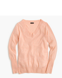 Розовый свитер с v-образным вырезом