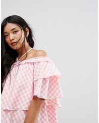 Розовый топ с открытыми плечами в мелкую клетку от Missguided