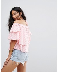 Розовый топ с открытыми плечами в мелкую клетку от Missguided