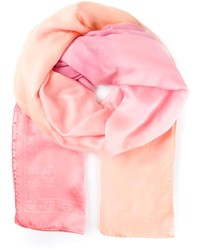 Женский розовый шарф от Alexander McQueen