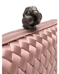 Розовый шелковый клатч от Bottega Veneta