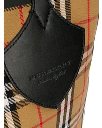 Светло-коричневая большая сумка из плотной ткани в шотландскую клетку от Burberry