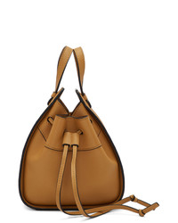 Светло-коричневая кожаная большая сумка от Loewe
