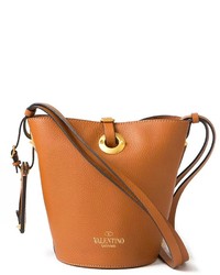 Светло-коричневая кожаная сумка-мешок от Valentino Garavani