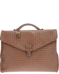 Светло-коричневая кожаная сумка почтальона от Bottega Veneta