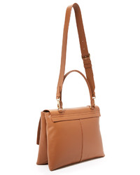 Светло-коричневая кожаная сумка-саквояж от DKNY