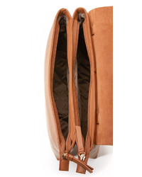 Светло-коричневая кожаная сумка-саквояж от DKNY