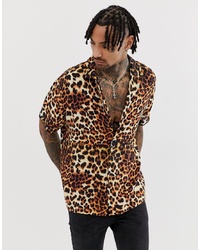 Мужская светло-коричневая рубашка с коротким рукавом с леопардовым принтом от ASOS DESIGN