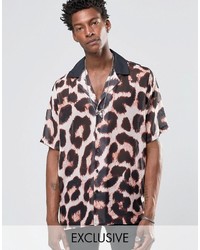 Мужская светло-коричневая рубашка с коротким рукавом с леопардовым принтом от Reclaimed Vintage