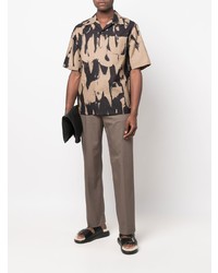 Мужская светло-коричневая рубашка с коротким рукавом с принтом от Alexander McQueen