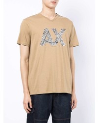 Мужская светло-коричневая футболка с v-образным вырезом с принтом от Armani Exchange