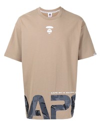 Мужская светло-коричневая футболка с круглым вырезом с принтом от AAPE BY A BATHING APE