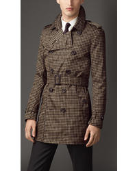 Светло-коричневое длинное пальто с узором "гусиные лапки"