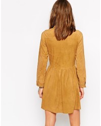 Светло-коричневое замшевое платье-рубашка