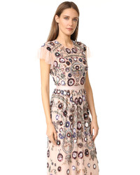 Светло-коричневое кружевное вечернее платье от Needle & Thread