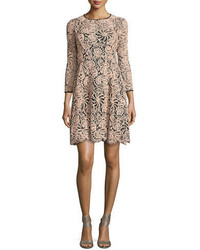 Светло-коричневое кружевное свободное платье