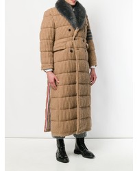 Мужское светло-коричневое пальто с меховым воротником от Thom Browne