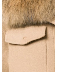 Светло-коричневое пальто с меховым воротником от Moncler