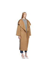 Женское светло-коричневое пальто от Totême