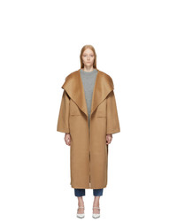 Женское светло-коричневое пальто от Totême