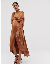 Светло-коричневое платье-миди со складками