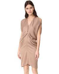 Светло-коричневое платье-футляр от Zero Maria Cornejo