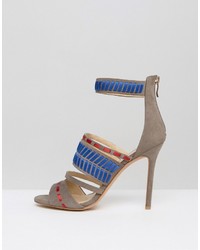 Светло-коричневые босоножки на каблуке от Forever Unique