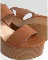 Светло-коричневые босоножки на каблуке от Pull&Bear