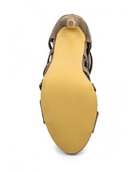 Светло-коричневые босоножки на каблуке от Spurr