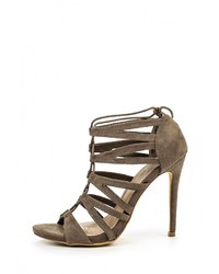 Светло-коричневые босоножки на каблуке от Spurr