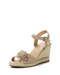 Светло-коричневые босоножки на танкетке от Ideal