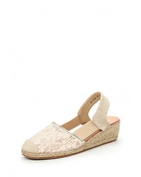 Светло-коричневые босоножки на танкетке от Raxmax