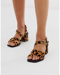 Светло-коричневые замшевые босоножки на каблуке с леопардовым принтом от ASOS DESIGN