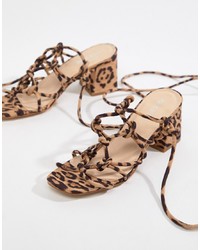 Светло-коричневые замшевые босоножки на каблуке с леопардовым принтом от Public Desire