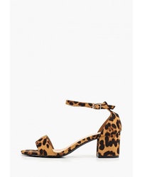 Светло-коричневые замшевые босоножки на каблуке с леопардовым принтом от Queen Vivi