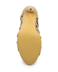 Светло-коричневые замшевые босоножки на каблуке от Spurr