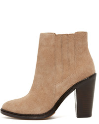Светло-коричневые замшевые ботильоны от Joie
