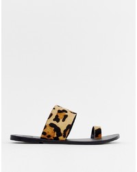 Светло-коричневые кожаные сандалии на плоской подошве с леопардовым принтом от ASOS DESIGN