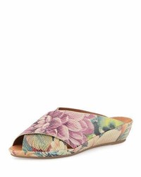 Светло-коричневые кожаные сандалии на плоской подошве с цветочным принтом