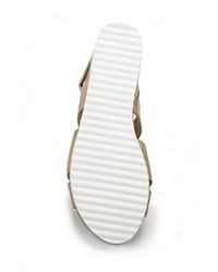 Светло-коричневые кожаные сандалии на плоской подошве от Caprice