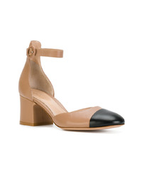 Светло-коричневые кожаные туфли от Gianvito Rossi