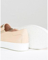 Женские светло-коричневые слипоны с вышивкой от Dune